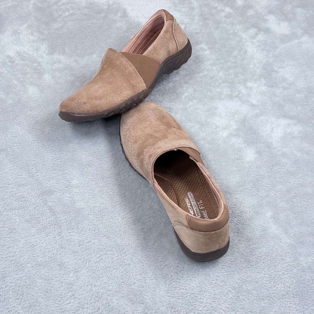 Skechers Breathe Easy Kindred Women 6.5 Taupe Suede Relaxed Fit Slip On 100377‎